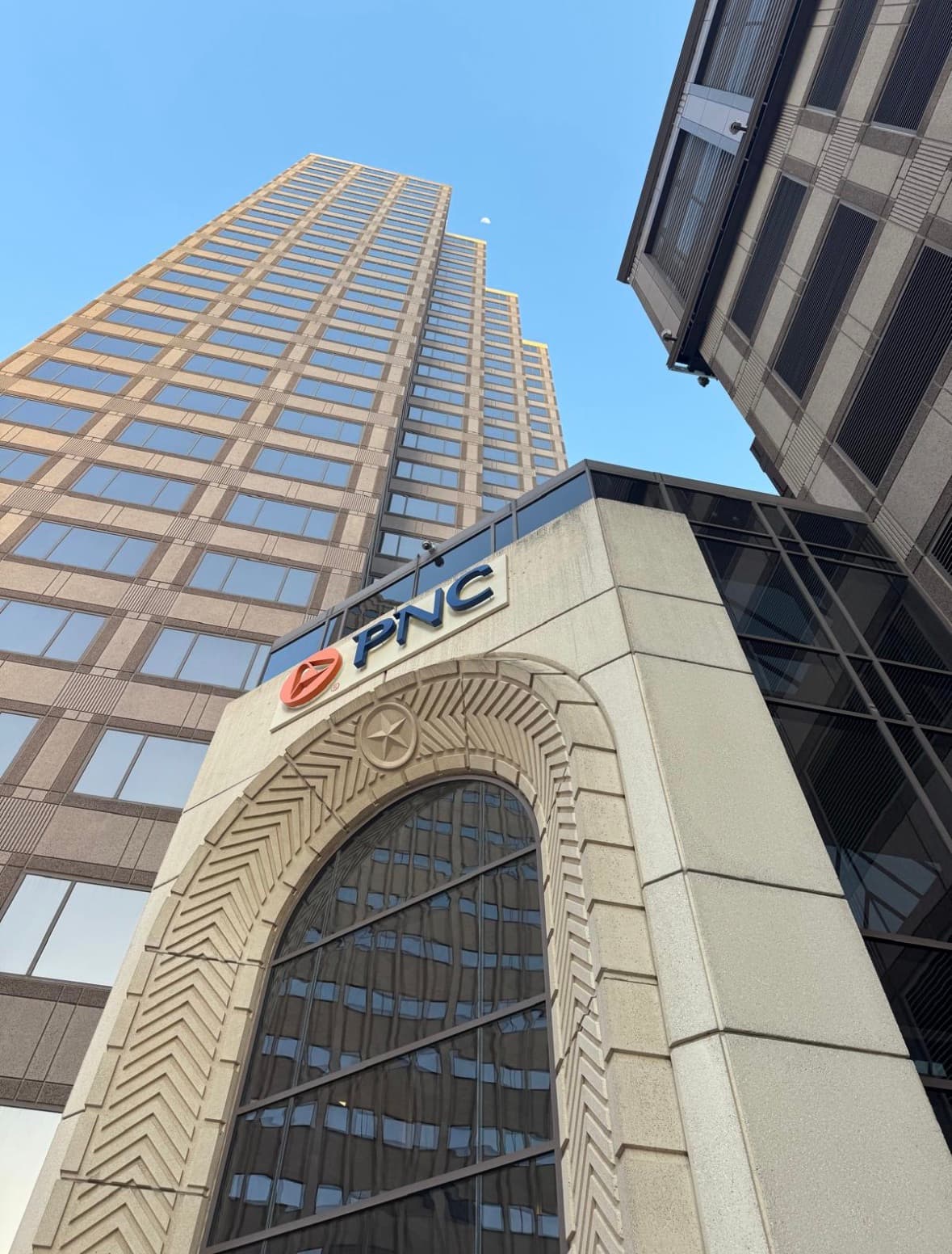 Torre de oficinas de Deep Advisory Group en San Antonio, E Pecan Street